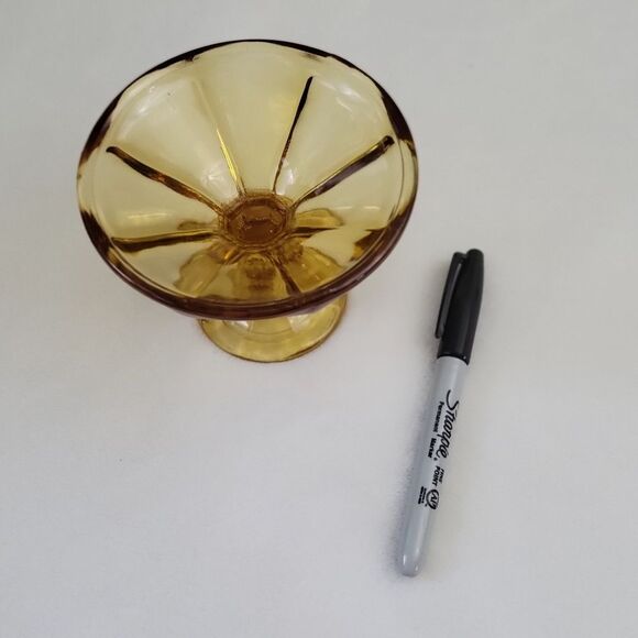 VINTAGE ✨️ Fairfield Amber Yellow Glass Pedestal Footed Dish By Anchor Hocking - Picture 2 of 4